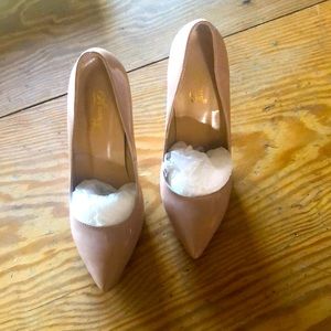 Miuincy Patent Leather 4 1/2 inch Heels SZ 6.5